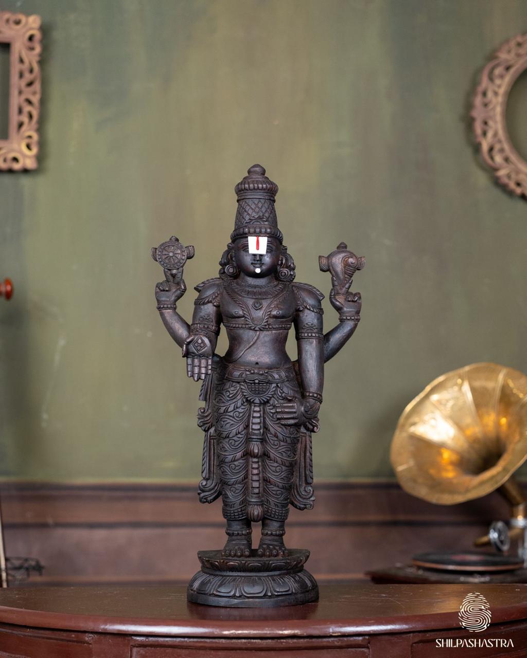 Srinivasa Perumal Wooden Idol – Handcrafted South Indian Temple Art